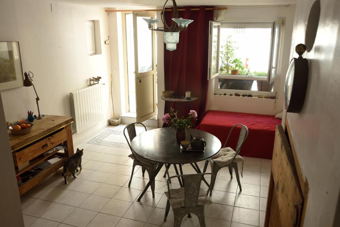 La Chambre Claire Sigean Bagian luar foto
